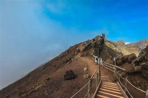 From Naples: Pompeii and Vesuvius Guided Tour | Gray Line