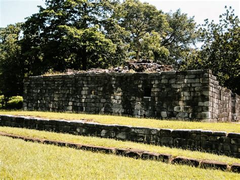 Quiriguá Guatemala | Discover the beautiful Maya stelae and ruins!