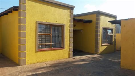 2 Bedroom House for Sale For Sale in Mabopane - Private Sale