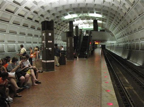 Eastern Market Metro Station (Washington, 1977) | Structurae