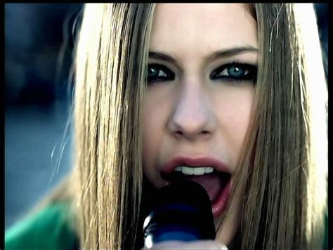 Avril Lavigne-'Sk8er Boi' MV screencaps [HQ] - Music Image (19783976) - Fanpop