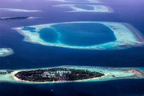 Maldives focuses on sustainable luxury tourism as sea level rises