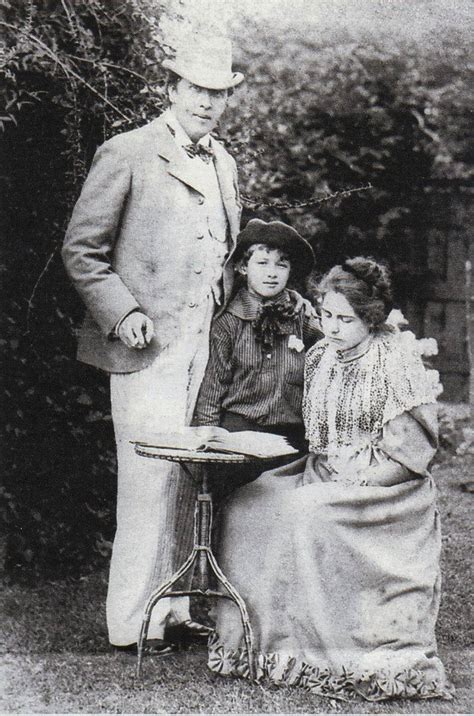 Oscar Wilde and Constance (with Cyril?) reading. In 1884, Oscar married ...