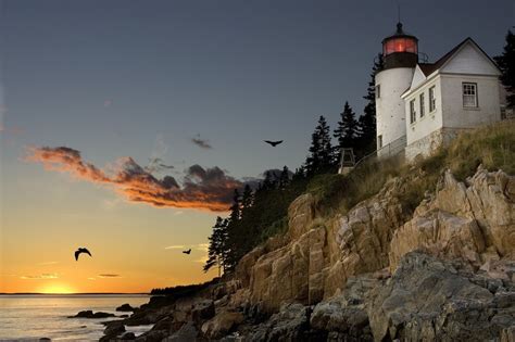 10 Essential New England Lighthouses - New England Today