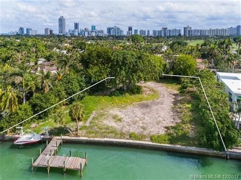 Site of Pablo Escobar's Miami Mansion Up for Sale—Treasure Hunter Alert! - SFGate