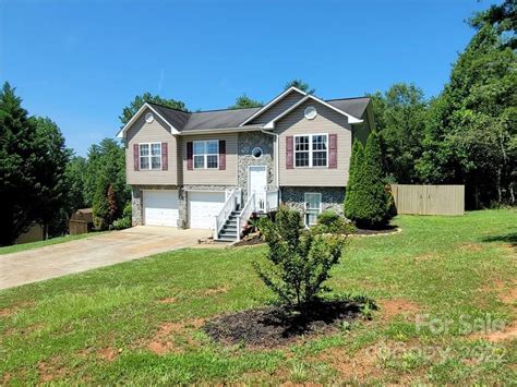 Morganton, NC Real Estate - Morganton Homes for Sale | realtor.com®