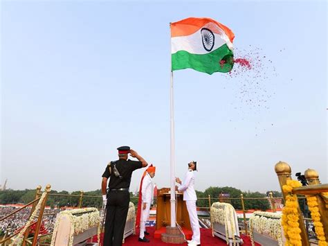 Independence Day Images Flag Hoisting