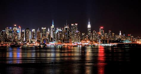 New York City: Night Skyline 4-Hour Bus Tour from Manhattan | GetYourGuide