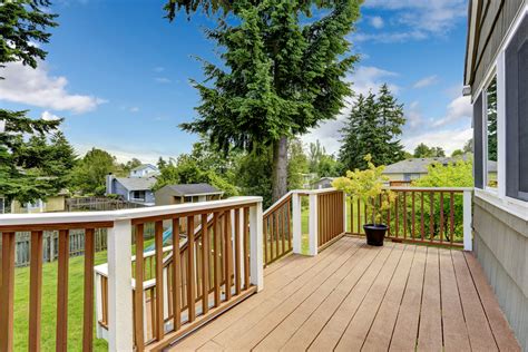 What Is The Best Railing For A Deck (Deck Railing Material) - Your DIY Backyard