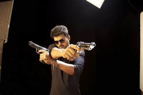 Thuppakki (2012)