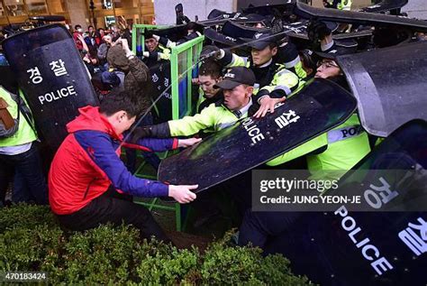 Sewol Ferry Victim Photos and Premium High Res Pictures - Getty Images