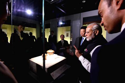 Wuhan (China): Modi visits Hubei Museum