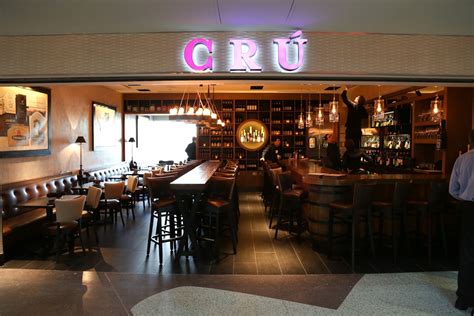 Travel Tidbits: Crú A Wine Bar at Denver Airport - Stuck at the Airport