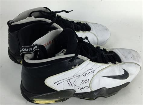 Lot Detail - Tim Duncan Game Used & Signed 1999 NBA Finals/Playoff ...