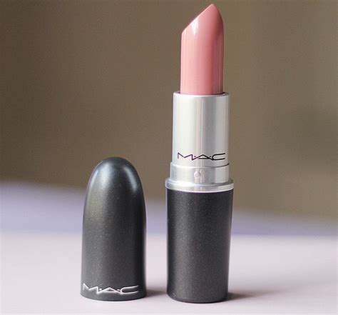 BEAUTY & LE CHIC: Want to know what my favourite EVER Lipstick is?