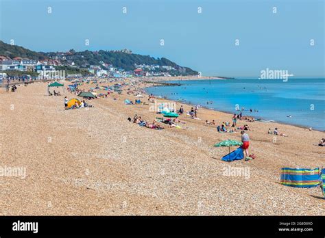 A crowded beach between Hythe and Sandgate in Kent, on the English Channel Stock Photo - Alamy