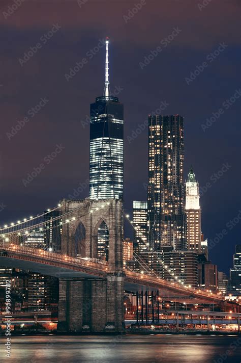 Zdjęcie Stock: Manhattan at night | Adobe Stock