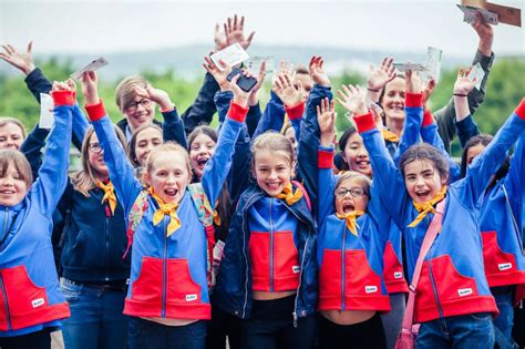 Guides (ages 10-14) - Girlguiding Dorset