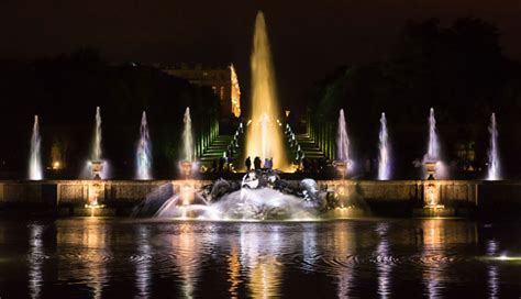 Night Fountains Show at the Palace of Versailles - PARISCityVISION