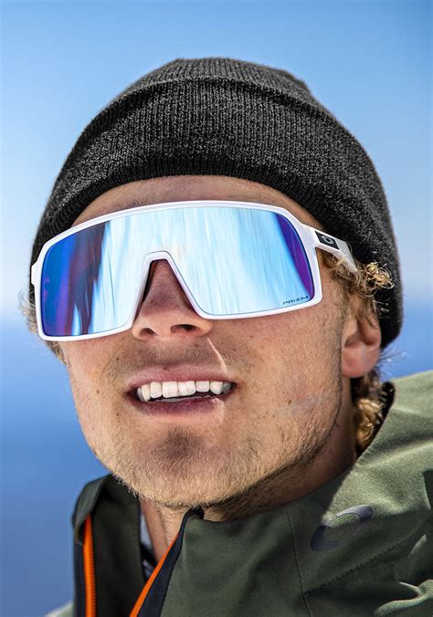 Oakley sutro polished white prizm snow sapphire 9406-2237- Nava Sport - din nye sportsbutikk!