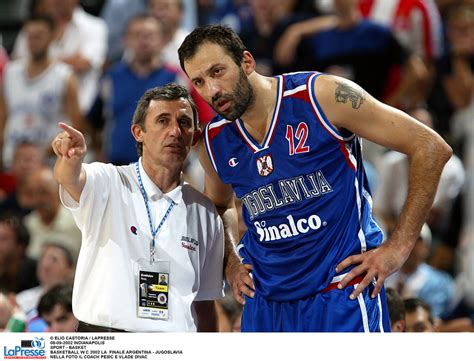 NBA - I Sacramento Kings confermano il loro gm: Vlade Divac rinnova ...