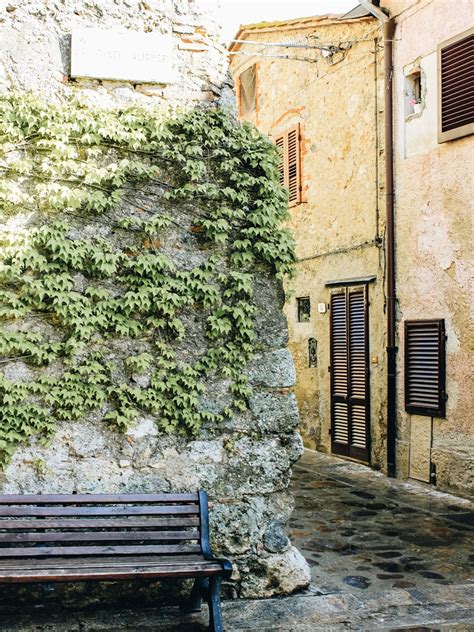 Monteriggioni Castle in Tuscany: Castello di Monteriggioni