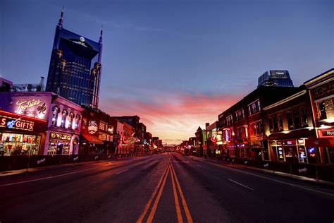 Courtyard Nashville Downtown Music City | Best vacation spots, Romantic ...