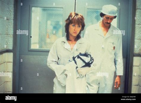 Karen Silkwood (MERYL STREEP) is an employee of a nuclear facility. Regie: Mike Nichols Stock ...