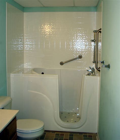 6 Ways to Remodel a Bathroom for the Elderly - accessiblebathsolutions.com