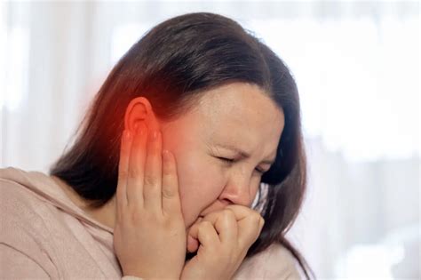 Earache: Causes, Symptoms, and Treatment Options