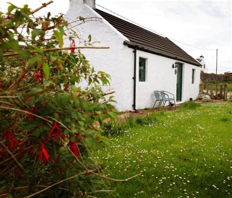 Causeway Coast dream cottage, petite and chic - UPDATED 2022 - Holiday Home in Ballintoy ...