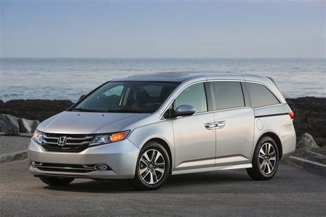 2016: A Cheaper Odyssey (The 2016 Honda Odyssey SE)