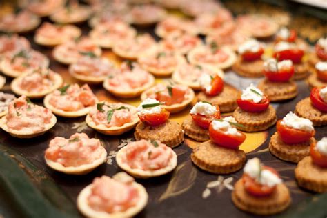 Wedding Hors D’oeuvres Your Guests Will Love | Catering CC