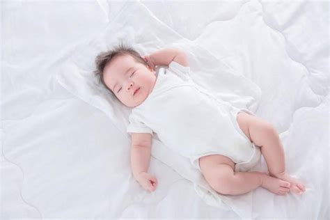 Healthy Sleeping Positions for Baby