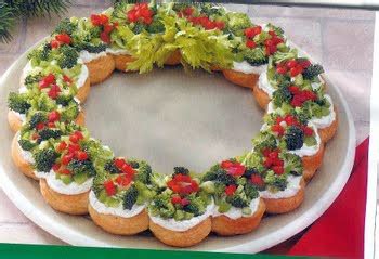 Pull apart Veggie Wreath ...crescent rolls, cream cheese, and veggies ...