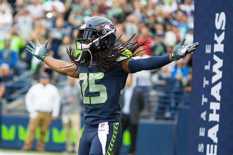 Photos: Fans get LOUD at first Seahawks home game of the season ...