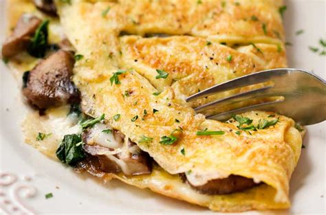 Cheesy Mushroom and Spinach Omelet - The Chunky Chef