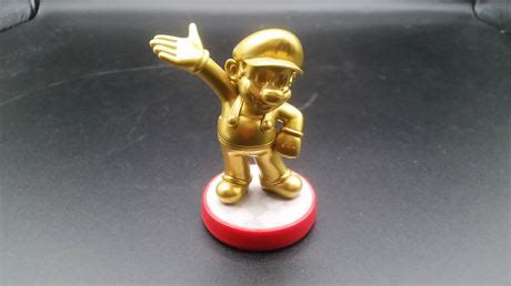 Urban Auctions - LIMITED EDITION - GOLD MARIO AMIIBO