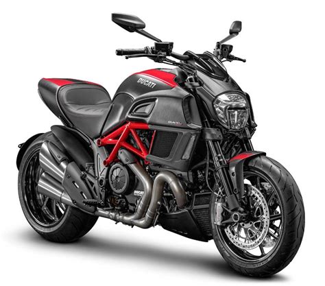 2015 Ducati Diavel | First Look Review | Rider Magazine