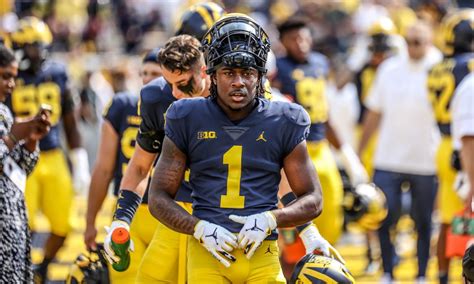 Outgoing Michigan football players predict surprise players in 2023