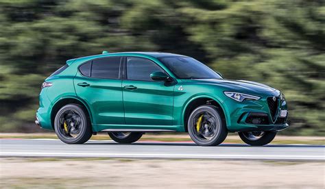 Alfa Romeo Stelvio Quadrifoglio Verde (2020) Le plein de nouvelles technologies - Nouveautés ...