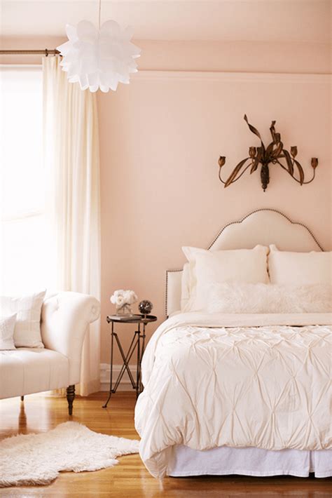 Home bedroom by Hayidan Design on Home remodel in 2020 | Peach bedroom, Pink living room