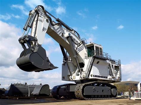 Huge excavators | Heavy equipment, Heavy construction equipment, Construction equipment