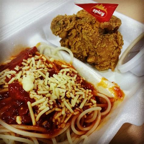 Jollibee Spaghetti and Chickenjoy :D | Food recipies, Foodie, Food