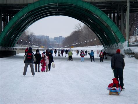 Skating On The Rideau Canal - Duncan.co