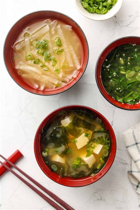 Authentic Vegan Miso Soup (Healthy + Easy) - Okonomi Kitchen