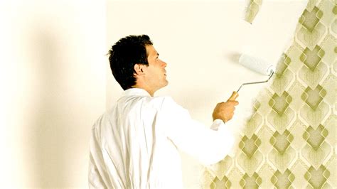 Painting over textured wallpaper: pro tips and techniques | Homebuilding