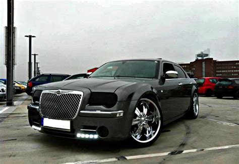 Used chrysler 300 black