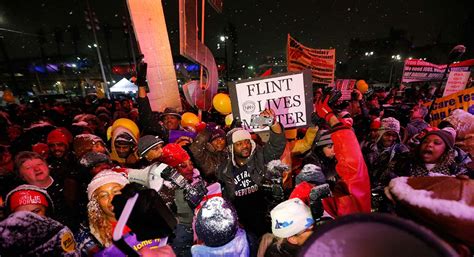 Protesters flood area around GOP debate in Detroit - POLITICO