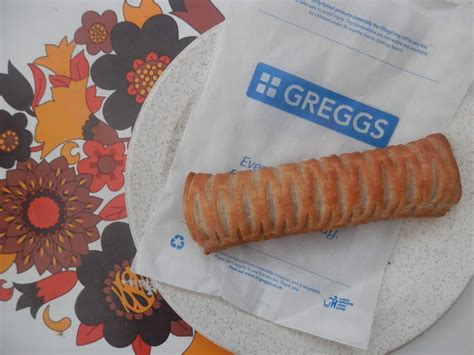 Second Hand Susie: Review, Greggs vegan sausage roll.